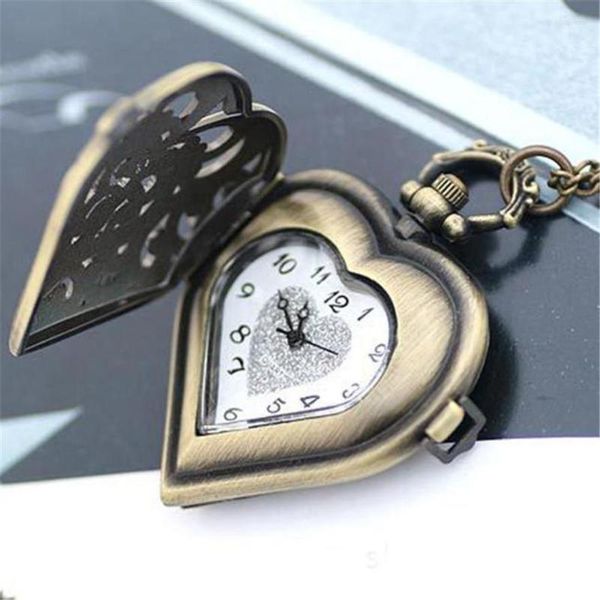 Relógios de bolso chegam do coração oco do coração vintage quartzo relógio de colar pingente feminino presente 1pcs