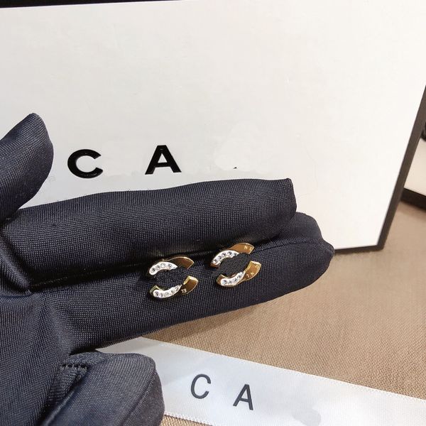 Marke Charm Designer Ohrring Mode Premium Schmuck Damen Kreis Strass Diamant Ohrringe Vergoldet Paar Familie Accessoires