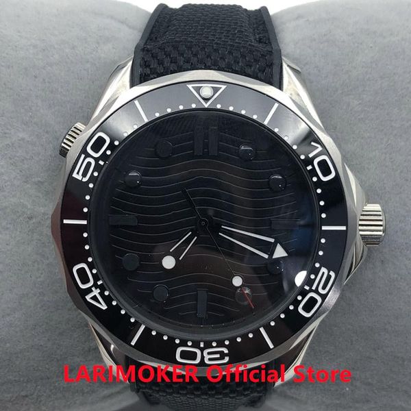 Orologi da polso LARIMOKER Nero 41mm 007 Orologio da uomo automatico 24 rubini Movimento NH35A MIYOTA Cinturino in gomma Corona a vite Estremità curva