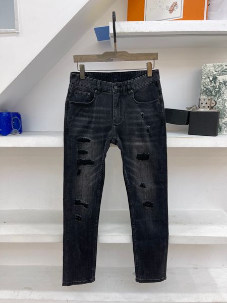 Neues Muster Designer-Marken-Jeans, modische Wasserwäsche, gebrochene Löcher, hochwertige, bequeme Herren-Stretchjeans