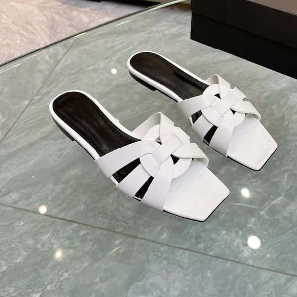 Flache Hausschuhe, offene Zehensandalen, Leder-Kreuzriemen, 35–42 mit Box, klassische Designer-Sommer-Damen-Kleiderschuhe mit niedrigem Absatz, flache Strandschuhe aus Lackleder