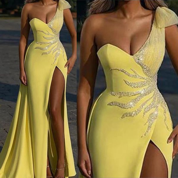 Vestidos De Noche Applique in pizzo Abito da sera formale Una spaccatura 2023 Arabia Saudita Prom Abiti da festa Gonna lunga Sexy Nuovo