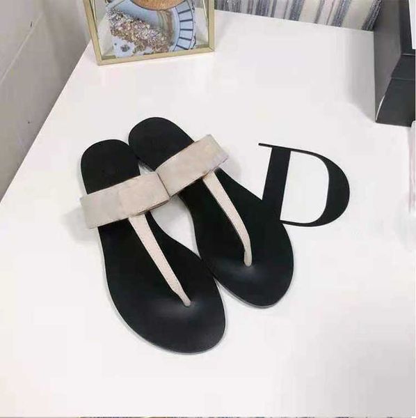 Wort-Slipper-Sandalen, weiblich, Metallschnalle, offene Spitze, bequem, weicher Boden, Clip, flach, Sommer-Fee-Stil, Fuß, Schuhabfertigung