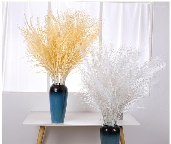 Flores decorativas 1pc Simulação pavão grama plástico palheta plantas artificiais decorações de casamento estradas de liderança florida