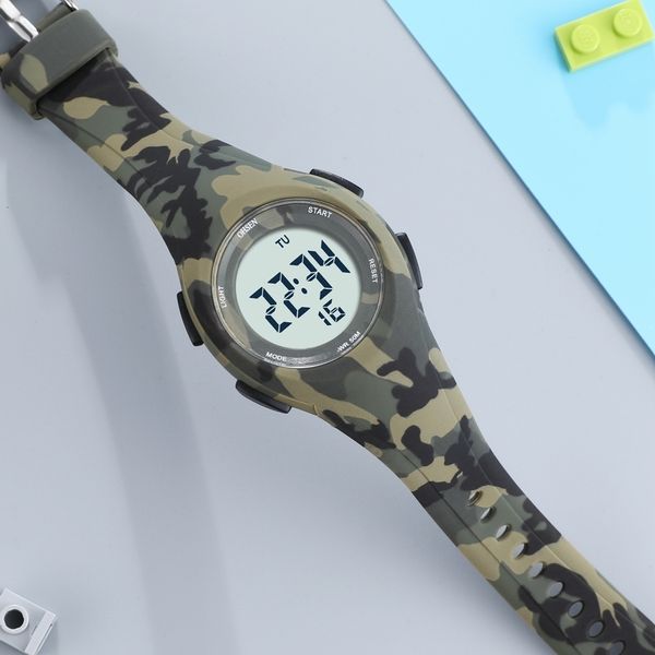 Kinderuhren OHSEN Digitale Kinderuhren Jungen Army Green Outdoor Sport Wasserdichte LED-Armbanduhr Alarm Stoppuhr Elektronische Kinderuhr 230220