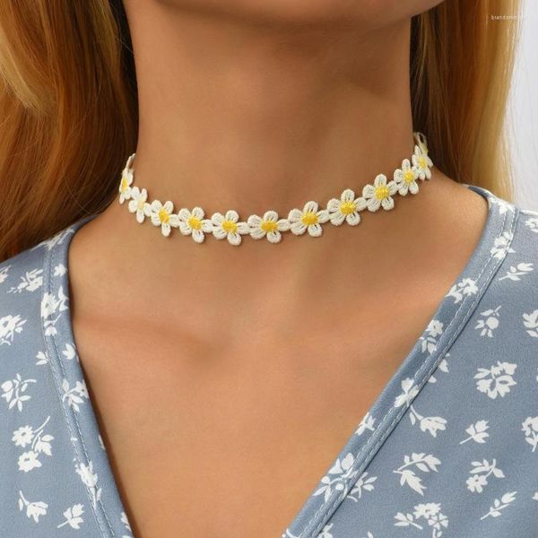 Halsband im koreanischen Stil, niedliche Gänseblümchen-Halskette für Frauen, Spitzenstoff, bestickt, gelb, weiße Blume, Kragen, Boho-Schmuck, Geschenk