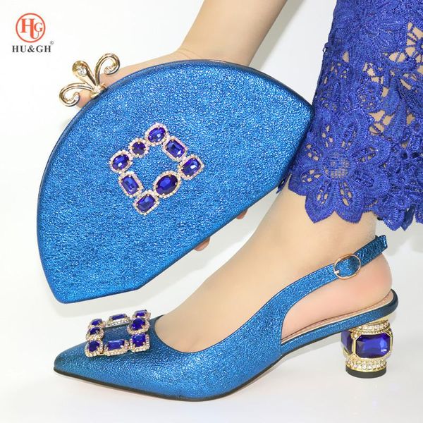 Vestido sapatos azuis royal lady de pé pontudos e bolsas para festas de designer italiano Mulheres de luxo que combinam um casamento 2023
