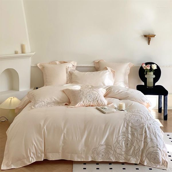 Conjuntos de roupas de cama Bordado de rosa de luxo clara 4pcs Conjunto de 1000tc Tampa de edredão de algodão egípcia Proachcases de lençóis planos/equipados com lençóis