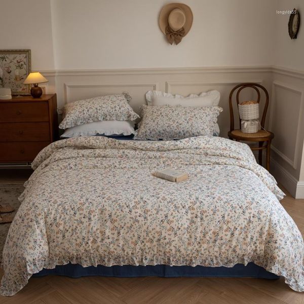 Set di biancheria da letto Set copripiumino floreale in cotone filato a doppio strato Federe per lenzuola Morbido piumino arricciato traspirante