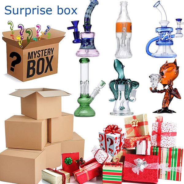 Bong in vetro regalo Narghilè dritti Recycler Bong Soffione doccia Perc Oil Rigs Dab Rig Tubi dell'acqua con pipa da fumo Scatola cieca Scatola sorprendente Stili misteriosi Migliore qualità