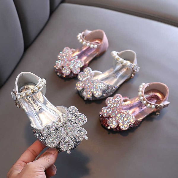 Сандалии 2022 Новые девушки Sequined Bowknot Sandals Детские страза с бабочкой жемчужины