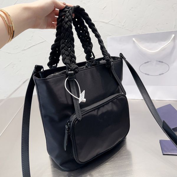 Nylon Umhängetasche Handtaschen große Kapazität Einkaufstaschen Schwarze Hardware Reißverschluss Schließung Stricktagung Hand entfernbarer Lederband Ceilfahrer Frauen Reisen Totes Geldbörse