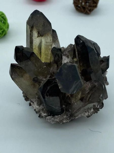 Figurine decorative Cluster di cristallo nero naturale Tea Original Stone Mine Colonna Bracciale campione di insegnamento D