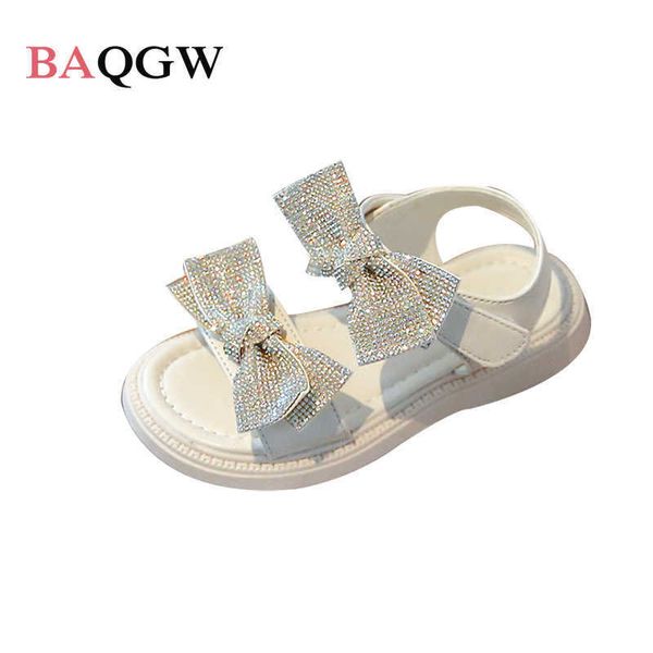 Sandali Estate Nuovi bambini Moda Scarpe per ragazza Dolce strass Fiocco Principessa Temperamento coreano Brillante strass Scarpe eleganti per bambini R230220