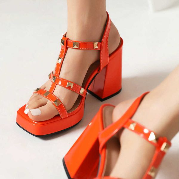 Helle Farbe Orange Gelb Damen Sommerkleid Schuhe T-Riemen Offener Zehenblock High Heels Sandalen Plattform mit Nietennieten 0220