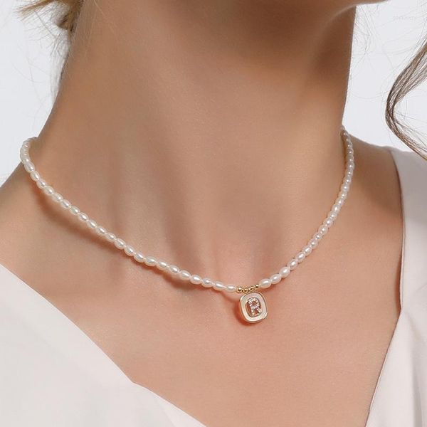 Anhänger Halsketten Luxus Natürliche Süßwasser Perle Halskette Für Frauen Barock Glänzenden Anfangsbuchstaben Charme Kleine Reis Perlen Choker Schmuck