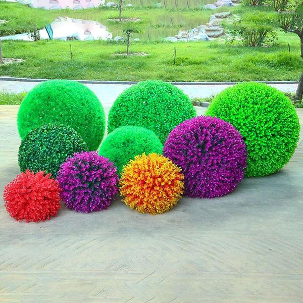 Flores decorativas verdes de grama artificial de grama casa jardim de casamento ao ar livre decoração pendurada em bolas roxas amarelas vermelhas falsas