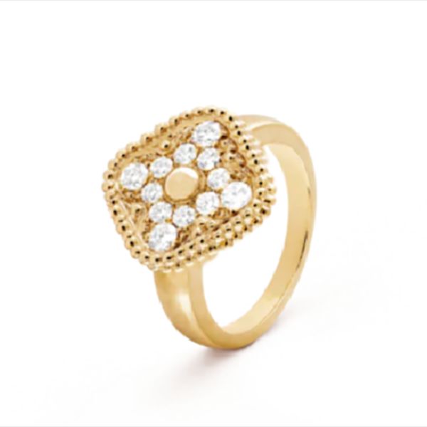 18 estilo feminino designer de trevo anéis de moda Fashion Flowers Band Ring Shell Titanium Steel Looks Ring Jewelry