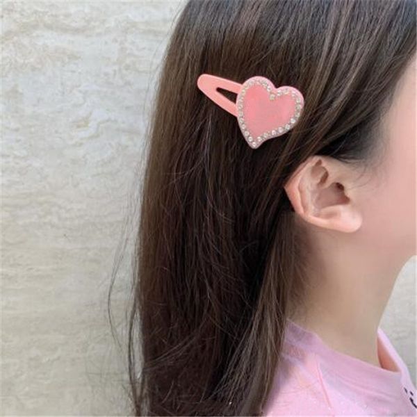 Clip per capelli in metallo per ragazza Le donne amano l'incastonatura di diamanti Lettera Barrettes Bangs Clip Accessori per capelli alla moda