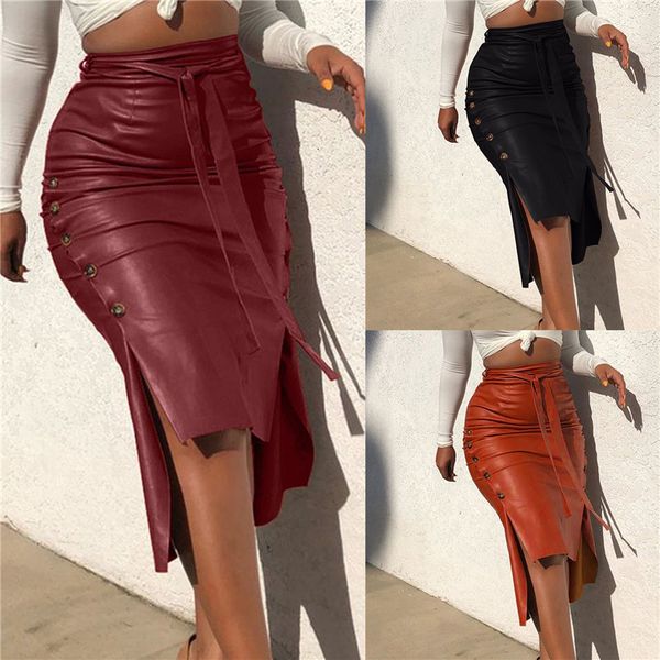 Duas peças Mulheres mulheres Sexy Bandagem PU Salia de couro de couro Fashion Solid Faux Botão lateral casual Bodycon Split Midi 230222