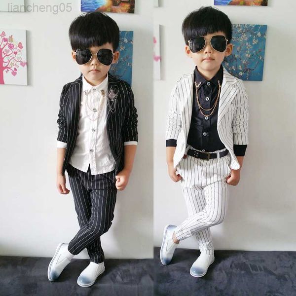 Set di abbigliamento Blazer per bambini a righe completo (camicie giacca pantalone spilla) vestito da ballo per ragazzi adolescenti Vestito per bambini Slim Baby Nero / bianco W0222