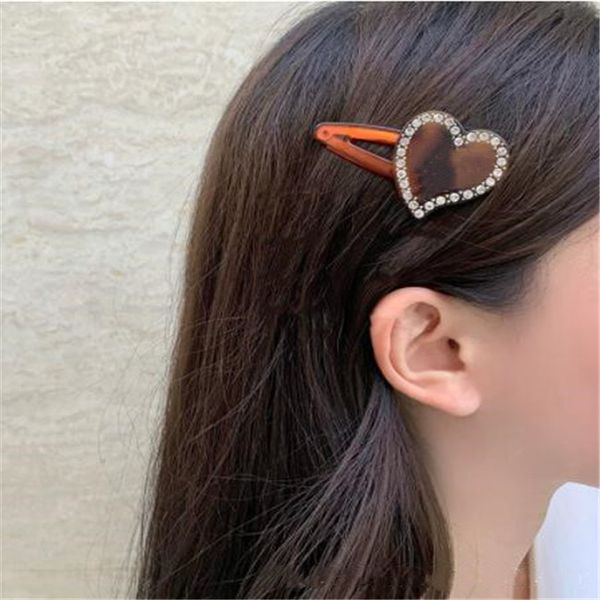 Fermaglio per capelli in metallo di design Donna Ragazza Amore Diamante Impostazione Lettera Mollette Clip per frangia Accessori per capelli moda 3 colori