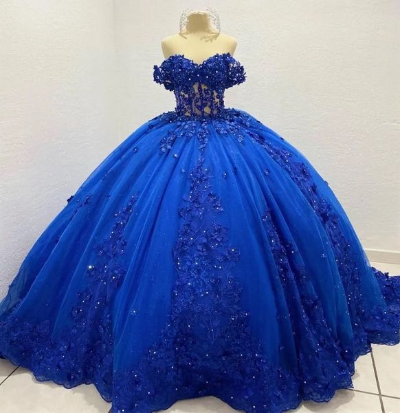 2023 Kraliyet Blue Quinceanera Elbiseler Dantel Aplike Omuzdan Boncuklu Süpürme Tren Korse Tatlı 16 Doğum Günü Partisi Balo Balo Akşam Vestidos