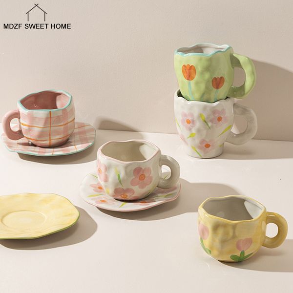 Tazze Tazza da caffè in ceramica con fiori dipinti a mano Tazza da ufficio in casa con piattino Colazione Latte Succo Manico da tè Regalo Adatto al microonde 230221