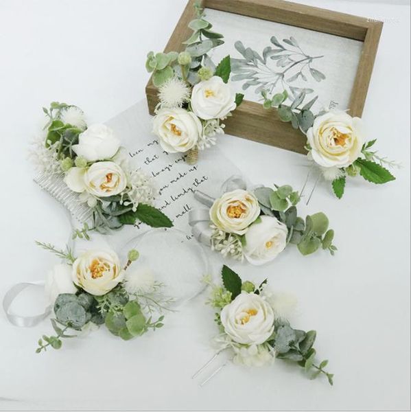 Copricapo Fiori da sposa artificiali bianchi Pettine Fiore all'occhiello dello sposo Corpetto Perni per ospiti di nozze Bracciale Demoiselle D Honneur Mariage