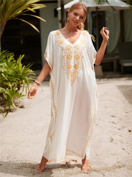 Damen-Badebekleidung EDOLYNSA Weißer Vintage-bestickter langer Kaftan Lässiges Maxikleid mit V-Ausschnitt Sommerkleidung Frauen Strandkleidung Badeanzug-Vertuschung