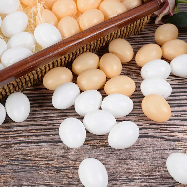 Decorazione del partito 10pcs Uova di Pasqua di plastica Simulazione Piccione Uovo di gallina Modello Bambini Pittura fai da te Falso per la decorazione Giocattolo educativo Y2302