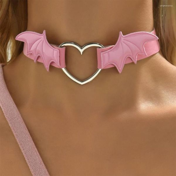 Choker Diezi Punk Vintage Herz Fledermaus Flügel Halskette für Frauen Goth rosa Farbe PU Leder Statement Drehmschmuck
