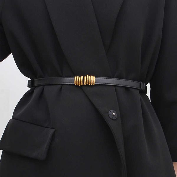 Cintos novas moda preta fina fina cinturão dourado metal fivela ajustável cinturões selvagens magros magros jeans decoração tiras de cintura z0223