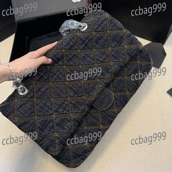 Capacità Jumbo Denim Borse da donna a tracolla firmate Shopping all'aperto Distintivo in argento trapuntato doppio Borse di lusso con patta classica Multi pochette Hardware portatile