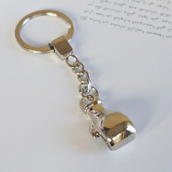 Schlüsselringe heißer cooler Metallschlüsselkettenbox -Handschuh Kettenauto Key Ring Silber Farbhalter Mann Frauen Geschenk Schmuck Großhandel 1