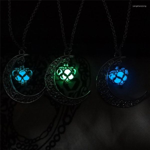 Collane con ciondolo Collana che si illumina al buio Incandescente luna a mezzaluna cava per gioielli da donna Accessori per luce fluorescente notturna