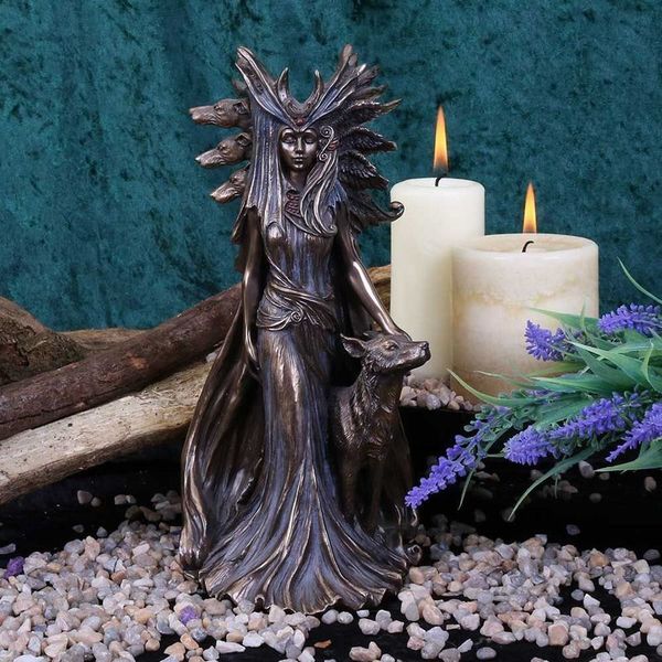 Objetos decorativos Figuras Hecate Grega deusa da magia com seus cães estátua estátua Witch Decoration Sala da sala de estar Hound Home Decor 230224