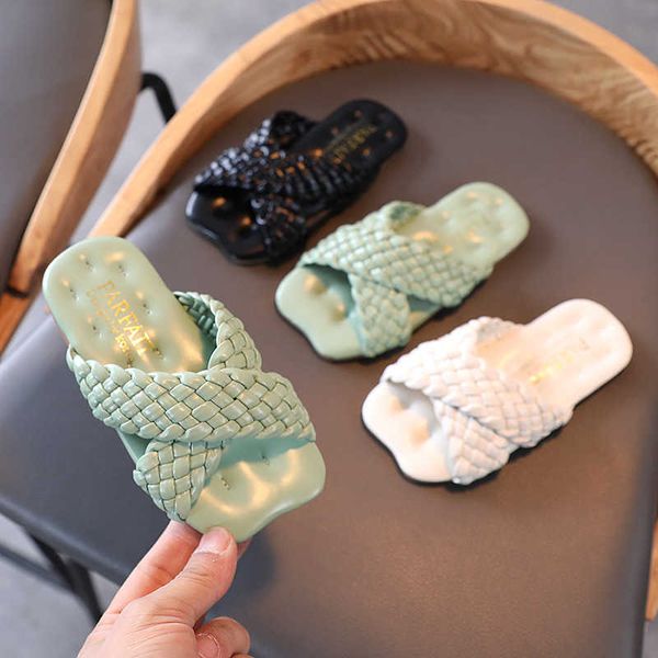 Sandali Weave Designer Pantofole per ragazze Luxury Brand Newest Cross Band Princess Shoes Bambini Baby Slipper Antislip Indoor Kids Shoe Z0225