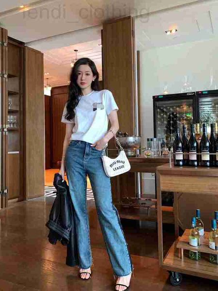 Damen-T-Shirt-Designer Der Newmade der alten Patch-Stickserie näht gerade Jeanshosen mit seitlichem Kontrast-QBST