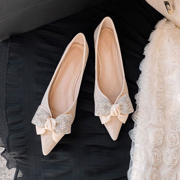 Vestido Sapatos de marca Designer de marca Crystal Big Bow Flats Mulheres Pointy Glitter Knitting Ballerina Sapatos de seda Bowtie Sapatos de casamento Big Size 230224