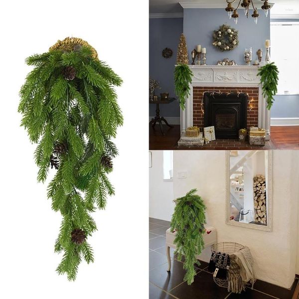 Fiori decorativi Piante artificiali da 80 cm Ramo di pino di Natale con simulazione di cono Foglie verdi in plastica Decorazione da appendere a parete per feste