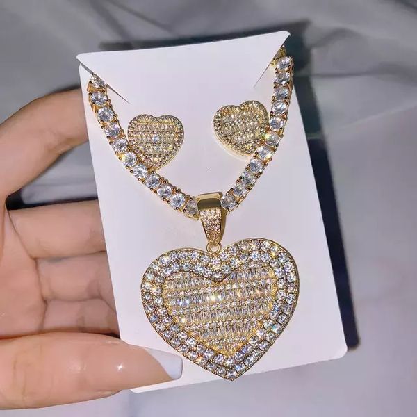 Stokta Buzlu Out Bling Kadın Mücevherleri 5a Beyaz Kübik Zirkonya Kalp Şekleli Kolye Tenis Kutusu Zinciri 230225