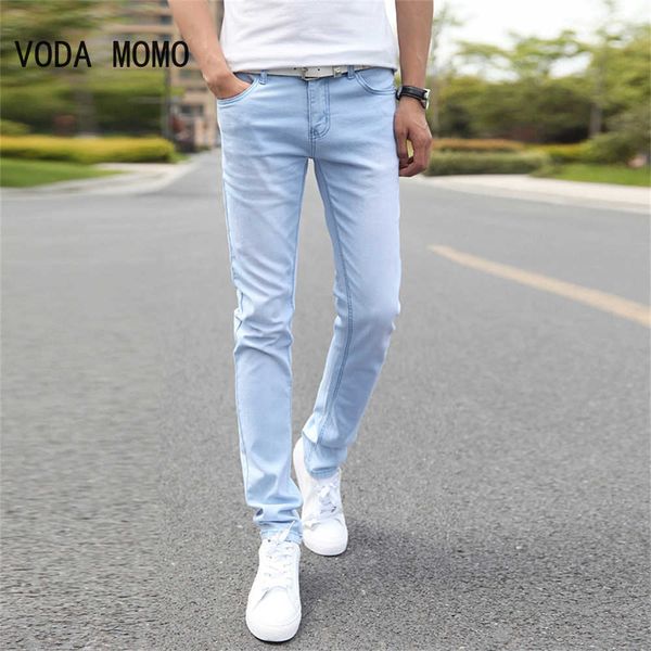 Jeans masculinos 2022 Novos homens Jeans magros de jeans magros Marca super elástica calça reta Jeans Slim Fit Fashion Jeans Sky Blue Z0225