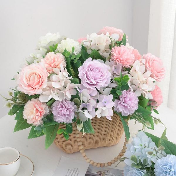 Flores decorativas grinaldas The Simulation Silk Flower Bouquets of Roses Wedding House Softfit Design Artificial Home Decoredecorat