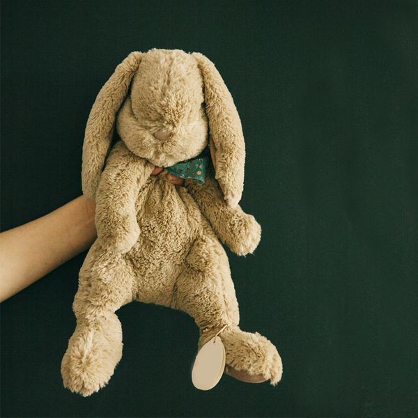 Dolls de pelúcia de coelho recheado com orelhas de disquete Presentes de Páscoa Chritmas apresenta um brinquedo de coelho de animais de pelúcia grande com lenço para crianças 230225
