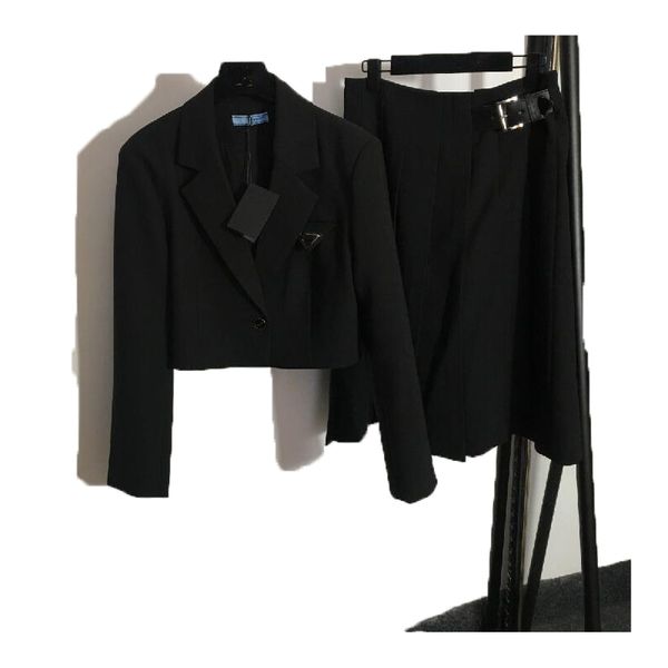 SS Blazer formale per donna Abito 2 pezzi Gonna Abiti Ufficio Abbigliamento da lavoro da donna Giacca a maniche lunghe Set OL Stili Pieghe Abiti Donna Abiti di qualità in bianco e nero