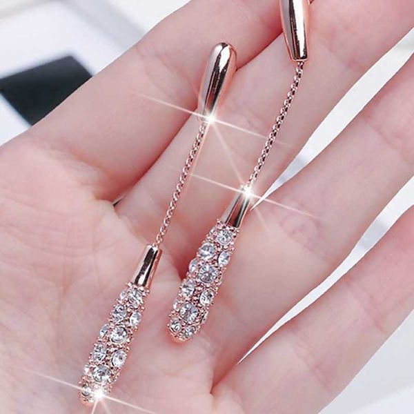 Fascino 2021 Nuova tendenza di lusso intarsiato di diamanti a forma di goccia nappa orecchini gioielli di fascino delle donne di moda bellissimi orecchini di gioielli G230225