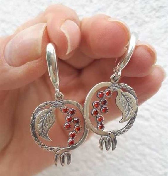 Charm Vintage handgeschnitzte Granatapfel-Ohrringe aus Metall mit roten Steinhaken-Ohrringen für Damen G230225