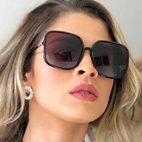 Occhiali da sole Vintage Occhiali da sole quadrati grandi Donna Uomo Designer di marca di lusso Occhiali da sole trasparenti Tonalità Rivetto Occhiali neri Gafas de sol UV400 G230225