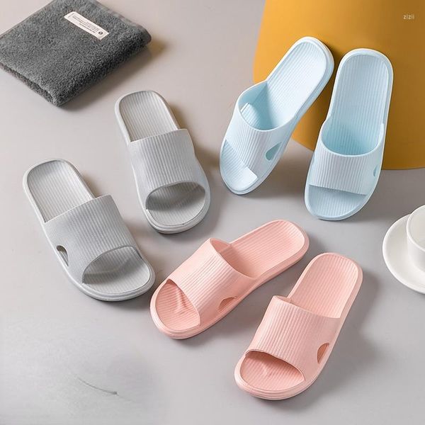 Slippers simples de verão caseiro banheiro à prova de deslizamento suave adultos adultos de cor sólida elegante